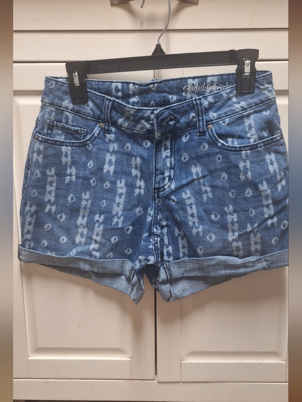 Faded Glory Blue Patterned Rolled-Hem Denim Shorts  Size 4